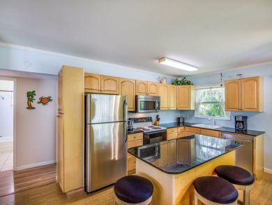 Fort Myers Adorable Vacation Cottage with Pool