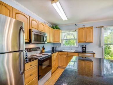 Fort Myers Adorable Vacation Cottage with Pool