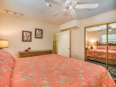 Fort Myers Adorable Vacation Cottage with Pool