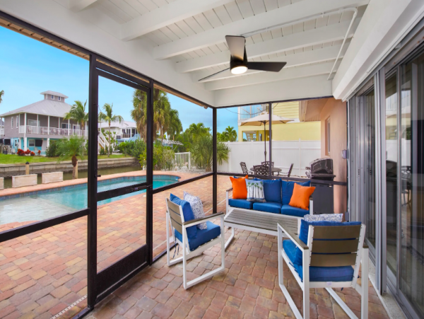 Fort Myers Canal Front 3 Bedroom Vacation Home  5 min walk to the Beach