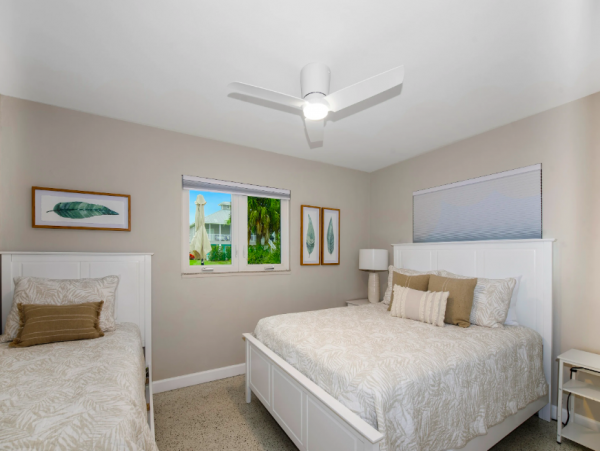 Fort Myers Canal Front 3 Bedroom Vacation Home  5 min walk to the Beach