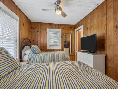 Charming Vacation Rental on Fort Myers Beach. Call Today
