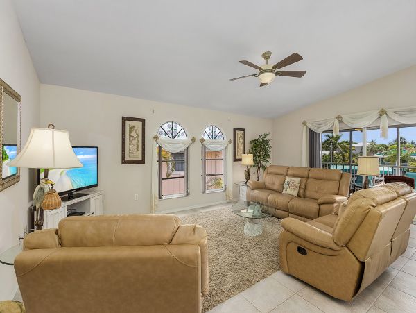 Fort Myers Vacation Pool Home Plus Guest House