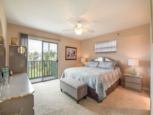 Fort Myers Vacation Pool Home Plus Guest House