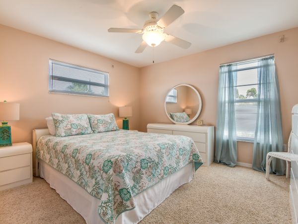 Fort Myers Vacation Pool Home Plus Guest House