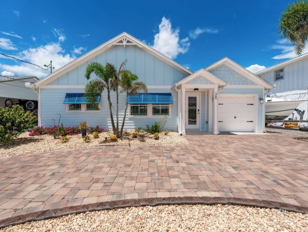 Luxury Vacation Rental with Private Pool & Hot Tub in Fort Myers