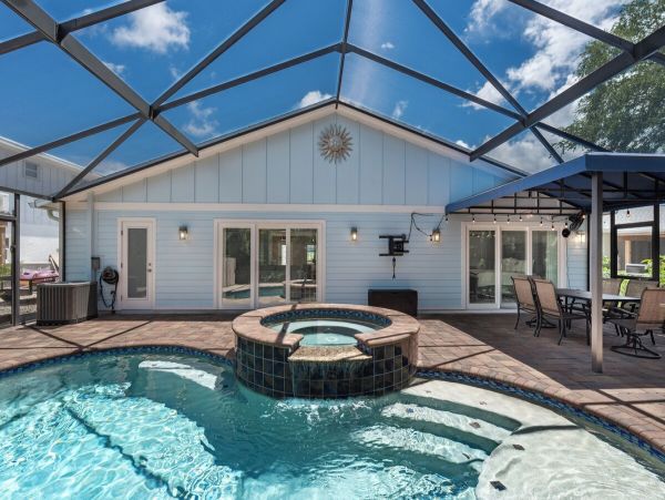 Luxury Vacation Rental with Private Pool & Hot Tub in Fort Myers