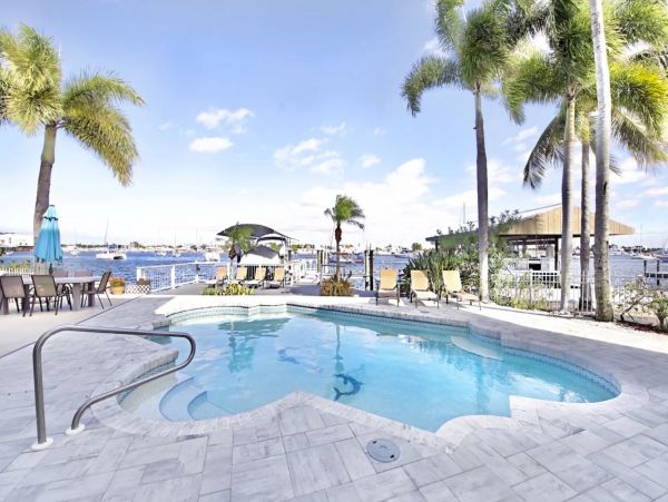 Luxury Fort Myers Bay Front Vacation Pool Home Sleeps 8