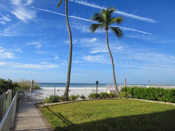 Beachfront Fort Myers Beach Condo Rental - Gulf-Front 2-Bedroom Vacation Condo
