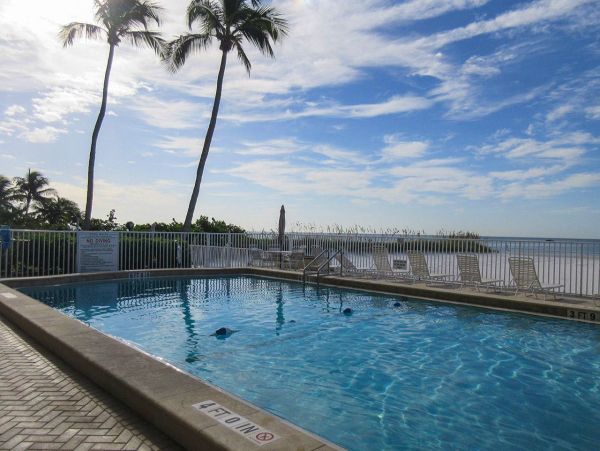 Beachfront Fort Myers Beach Condo Rental - Gulf-Front 2-Bedroom Vacation Condo