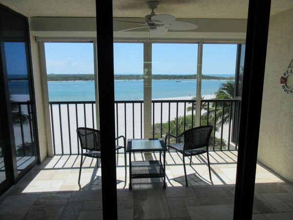 Fort Myers Beach Luxury Condo - 2-Bedroom Oceanfront Vacation Rental