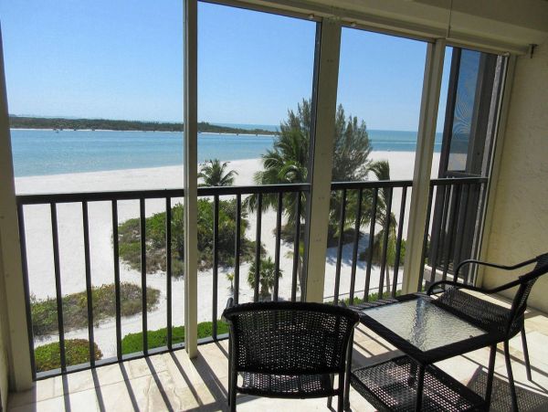 Fort Myers Beach Luxury Condo - 2-Bedroom Oceanfront Vacation Rental