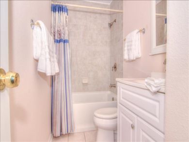 Indian Shores Luxury 2 Bedroom Vacation Condo Close to Beach Indian Shores Luxury 2 Bedroom Vacation Condo Close to Beach