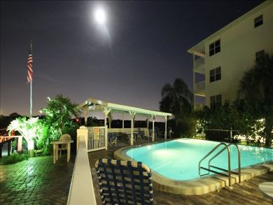Indian Shores Luxury 2 Bedroom Vacation Condo Close to Beach Indian Shores Luxury 2 Bedroom Vacation Condo Close to Beach