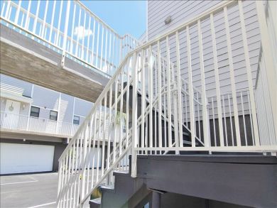 Indian Shores Luxury 2 Bedroom Vacation Condo Close to Beach