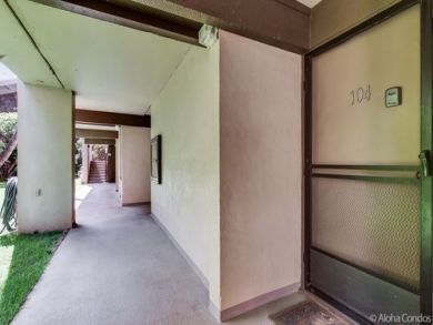 Oceanfront Condo with One Bedroom Sleeps 4 Communal Pool