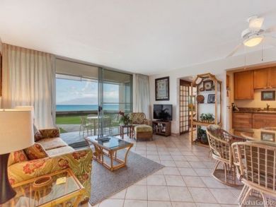 Oceanfront Condo with One Bedroom Sleeps 4 Communal Pool