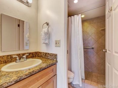 Oceanfront Condo with One Bedroom Sleeps 4 Communal Pool