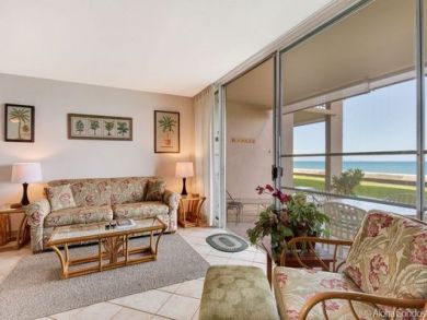 Oceanfront Condo with One Bedroom Sleeps 4 Communal Pool