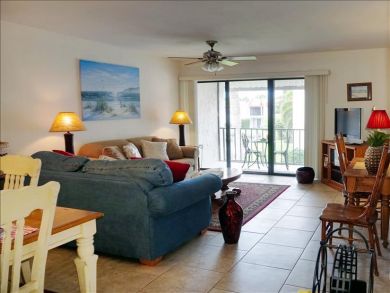 Bradenton Beach 2 Bedroom Condo Sleeps 6 Guests Fishing Dock