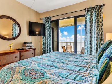 New Smyrna Beach Vacation Condo Sleeps Four Guests