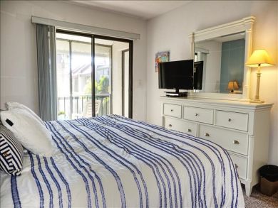 Bradenton Beach Vacation Condo Sleeps Four Guests