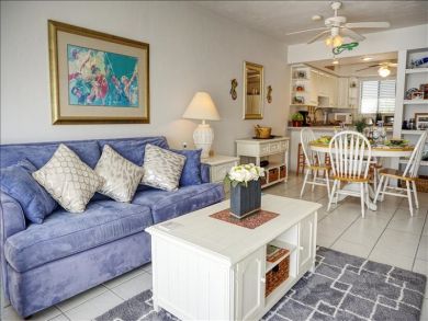 Bradenton Beach Vacation Condo Sleeps Four Guests