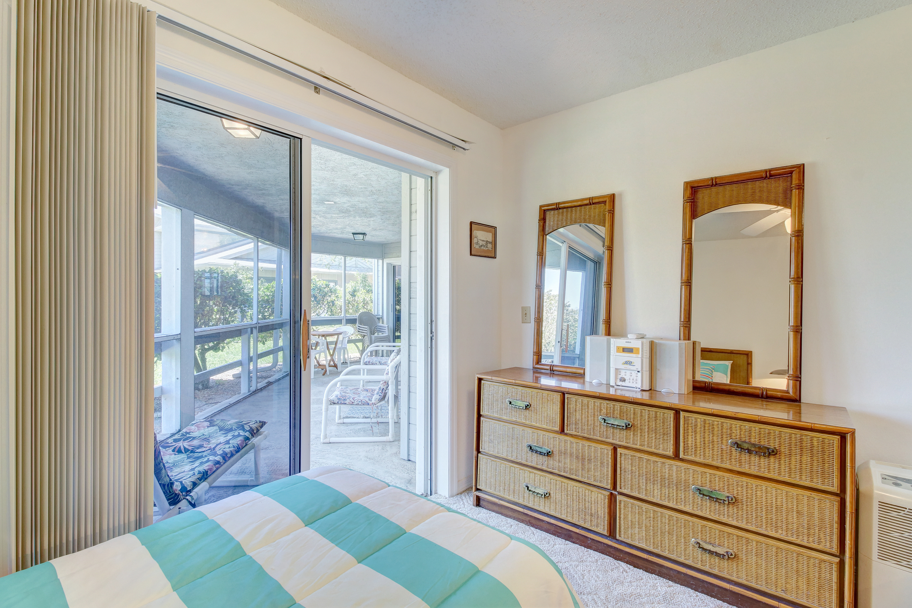 New Smyrna Beach Condo 907664