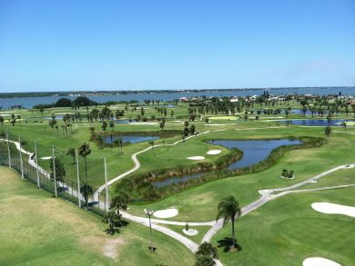 Cocoa Beach Condo 907678