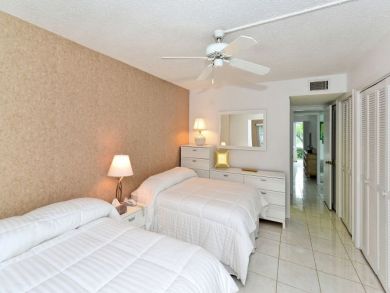 Bayside ground floor unit 200' to beach Bayside ground floor unit 200' to beach