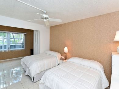 Bayside ground floor unit 200' to beach Bayside ground floor unit 200' to beach