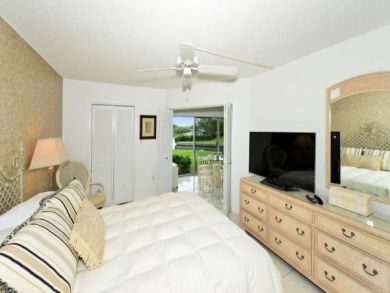 Bayside ground floor unit 200' to beach Bayside ground floor unit 200' to beach