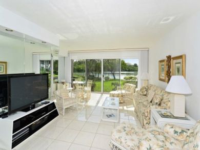 Bayside ground floor unit 200' to beach Bayside ground floor unit 200' to beach