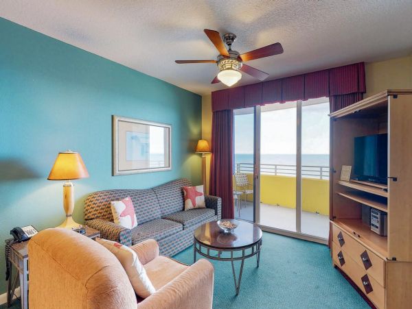 Daytona Beach Oceanfront Vacation Condo Pool & Hot Tub