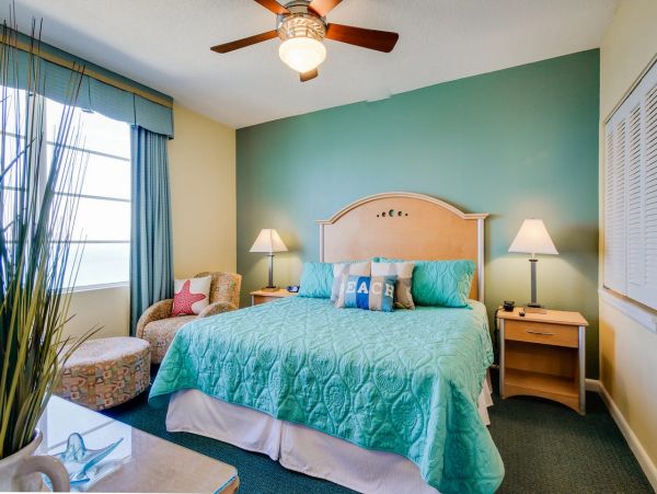 Daytona Beach Oceanfront Vacation Condo Pool & Hot Tub