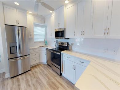 Remodeled Two Bedroom Vacation Condo Beach Views Anna Maria.