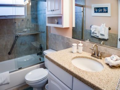 Two Bedroom Two Bathroom Gulf-side Villa Short Walk to Beach