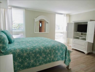 Longboat Key Gulf Front Two Bedrooms Vacation Condo Sleeps 4