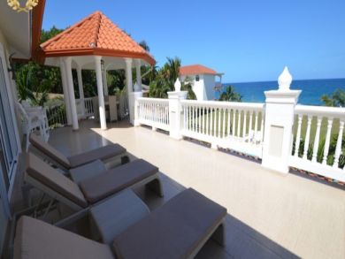 Ocean Front Luxury Villa in Sosua 3 Min from Town