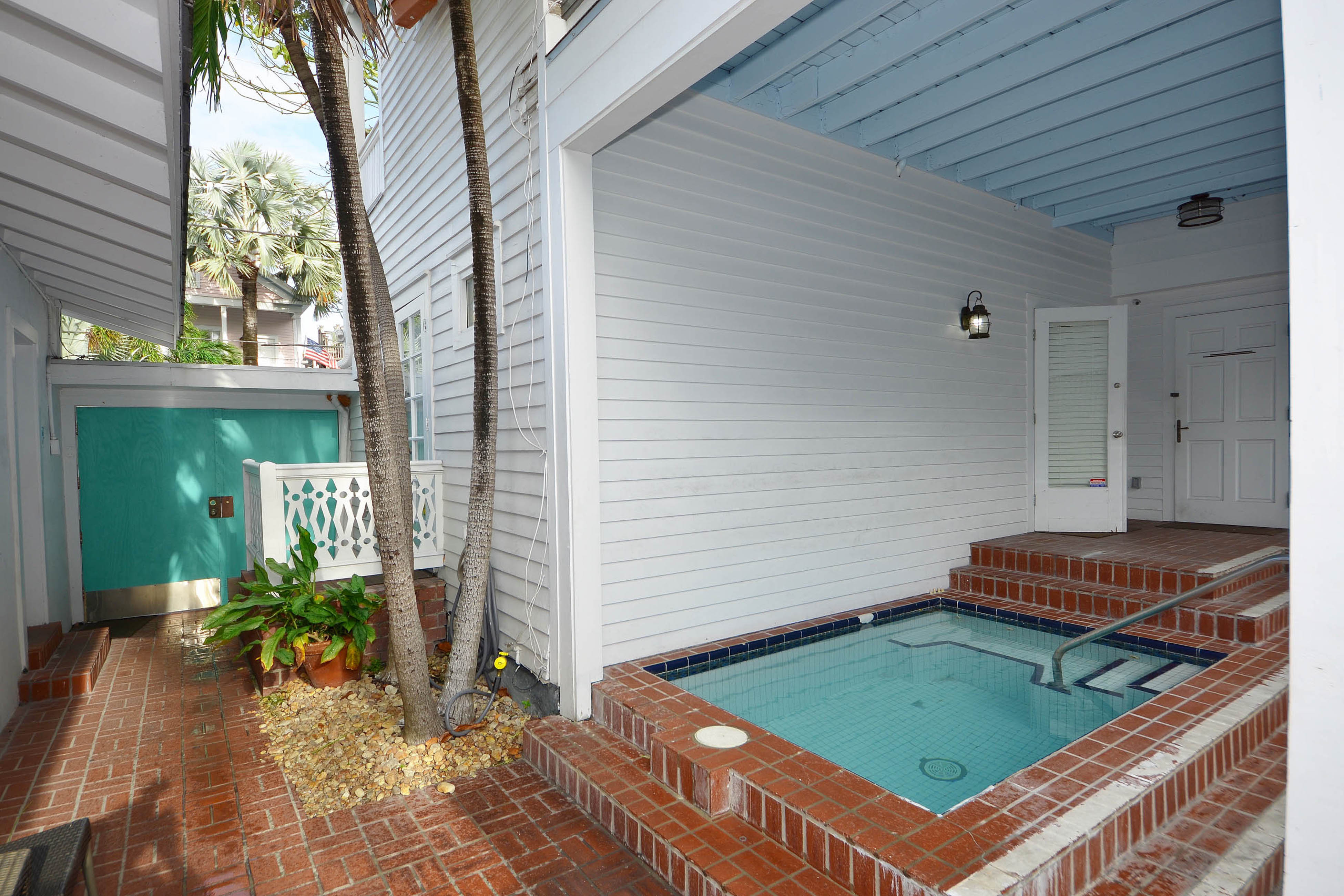 The Florida Keys Condo 907775