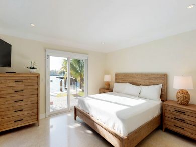 3 Bedroom Home with Private Pool on Lauderdale Beach