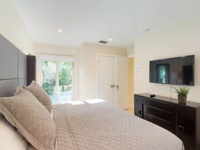 3 Bedroom Home with Private Pool on Lauderdale Beach