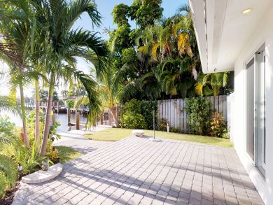 3 Bedroom Home with Private Pool on Lauderdale Beach