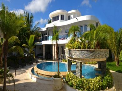 Main House & Seperate Guest House Luxury Villa