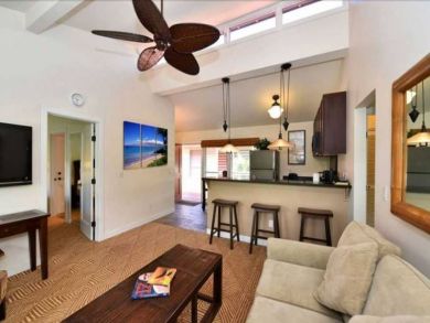 Lahaina Rental Walk to Dining and Shopping
