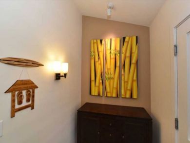 Lahaina Rental Walk to Dining and Shopping