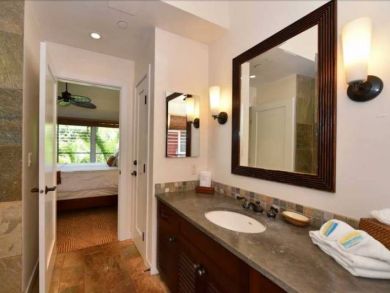 Lahaina Rental Walk to Dining and Shopping