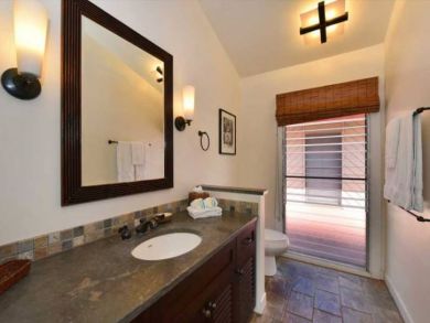Lahaina Rental Walk to Dining and Shopping