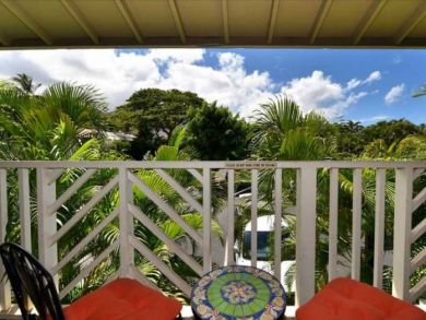 Lahaina Rental Walk to Dining and Shopping