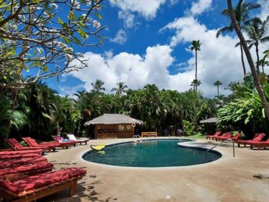 Lahaina Rental Walk to Dining and Shopping